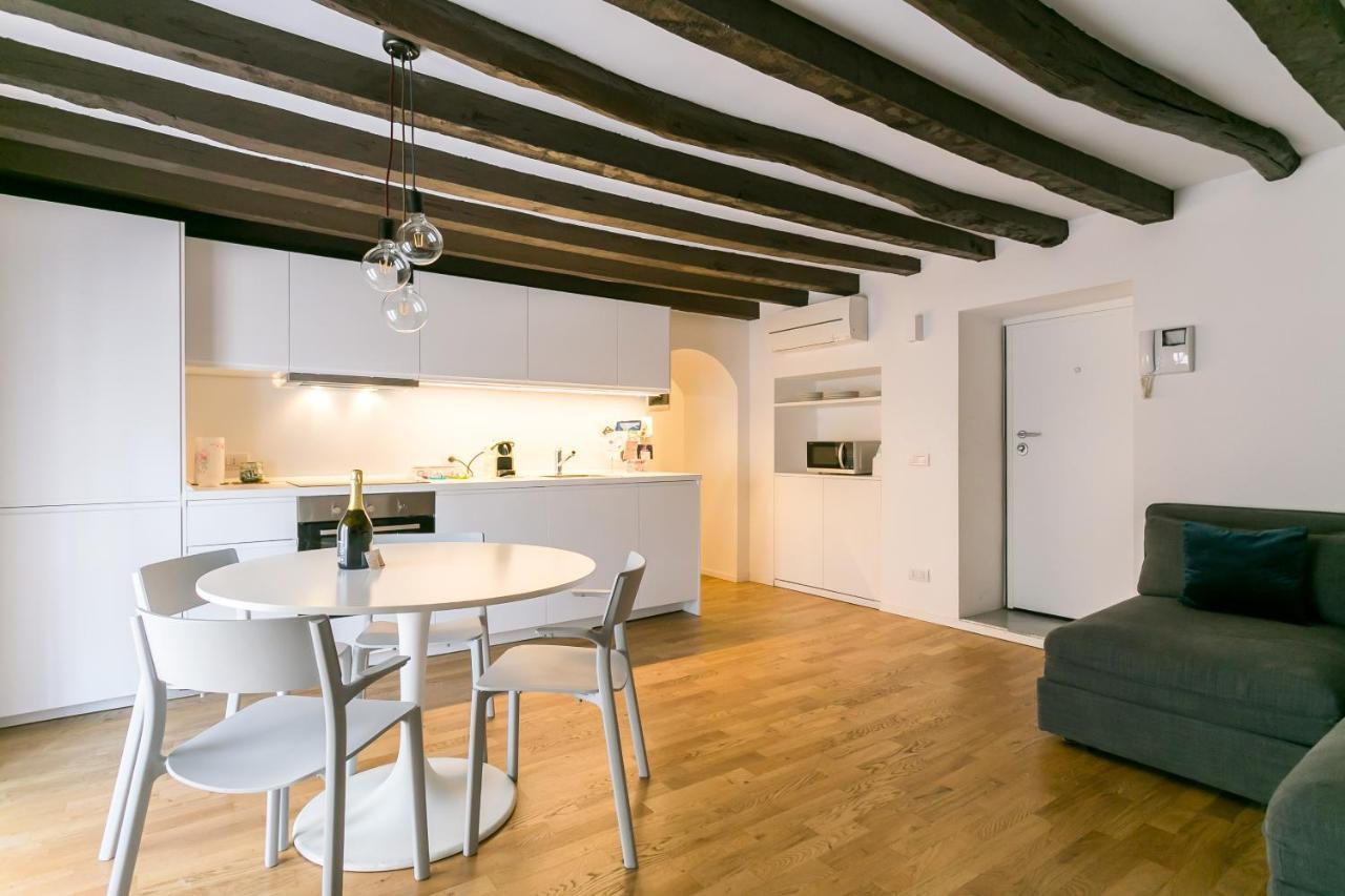 Mortara Navigli Apartments Мілан Екстер'єр фото