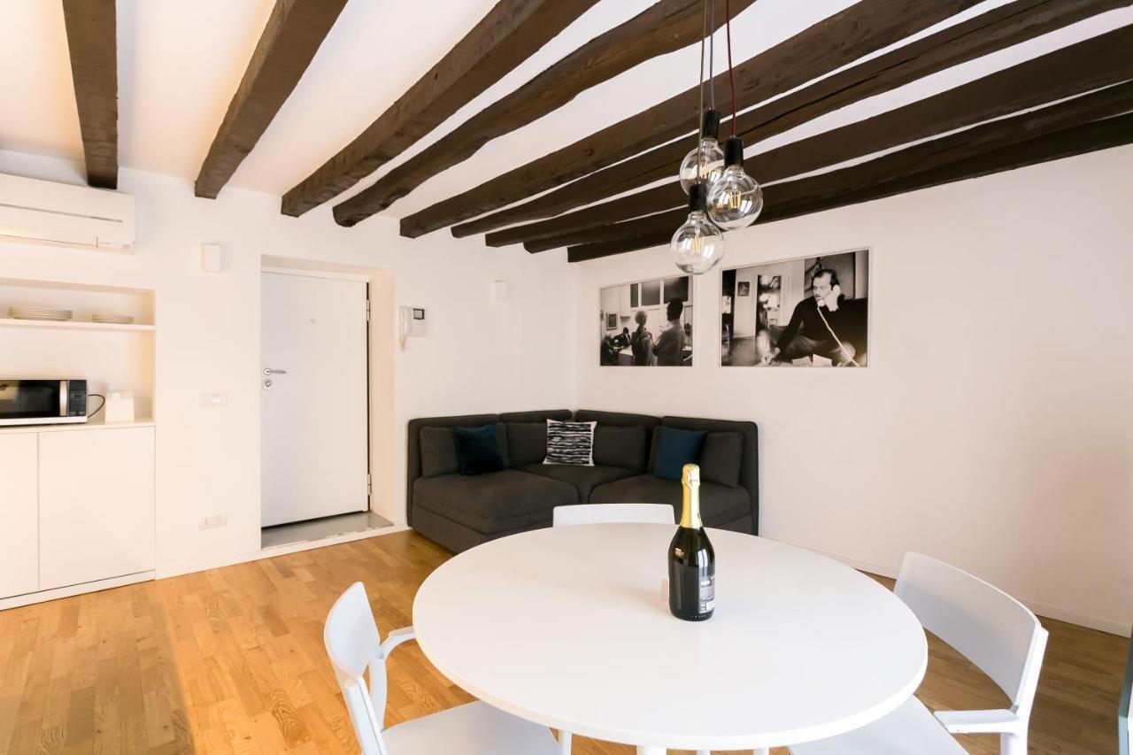 Mortara Navigli Apartments Мілан Екстер'єр фото