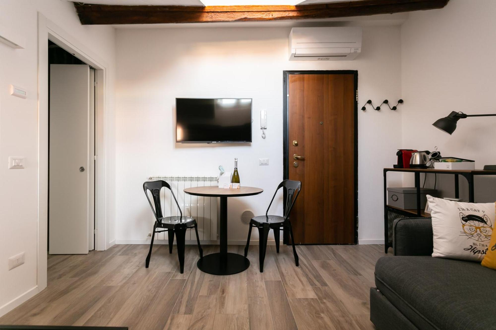 Mortara Navigli Apartments Мілан Екстер'єр фото